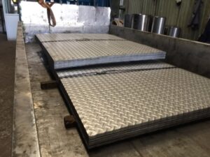 Thép tấm nhám ( CHEQUERED PLATE) SS400